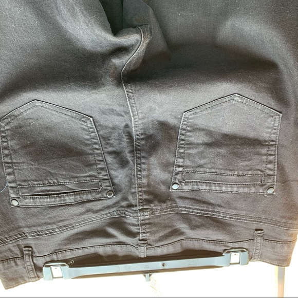 Celebrity Pink black jeans size 16 - Picture 9 of 9